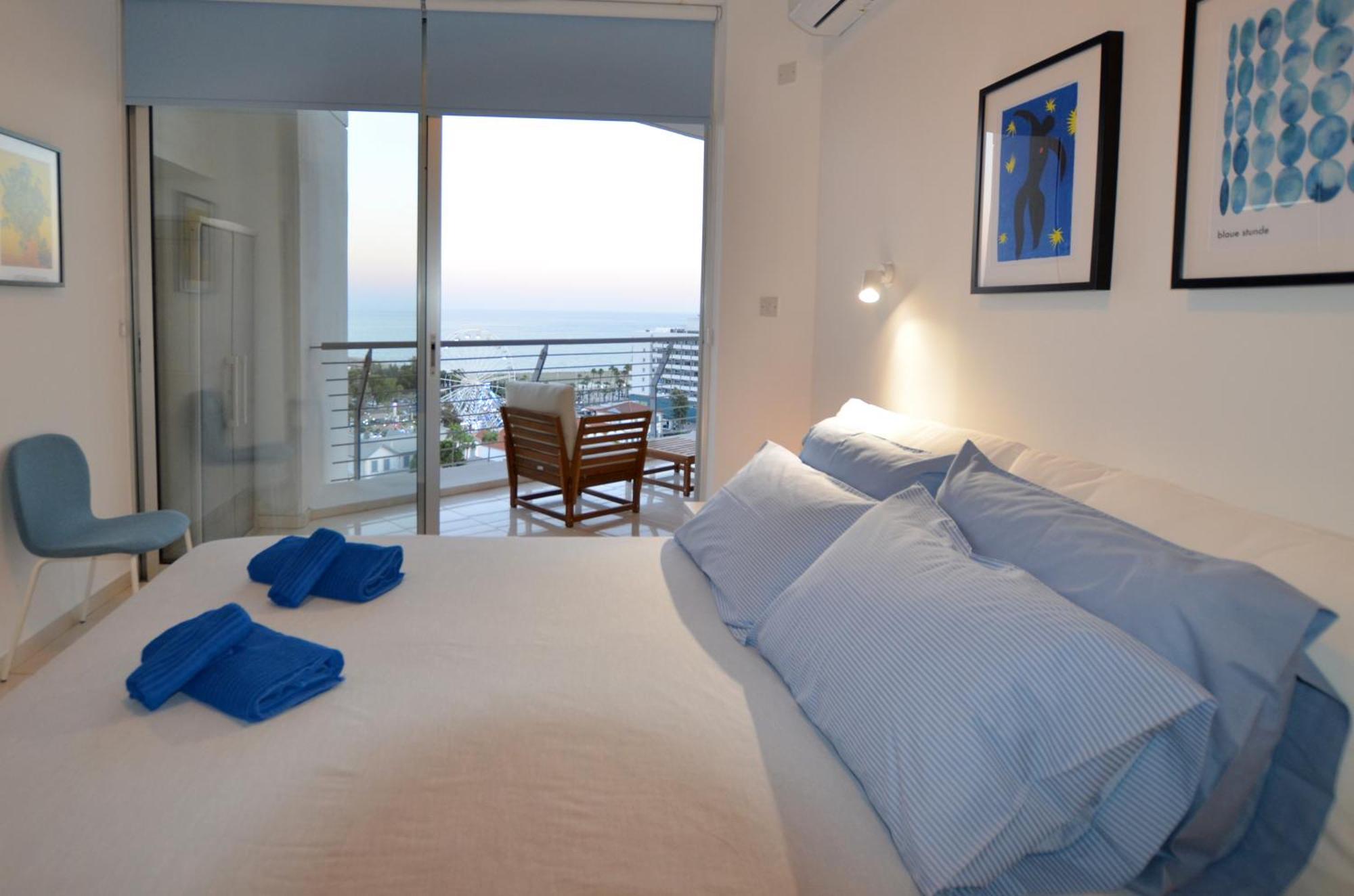 Awesome Sea & Marina View Center 1 Bdr Flat Apartment *